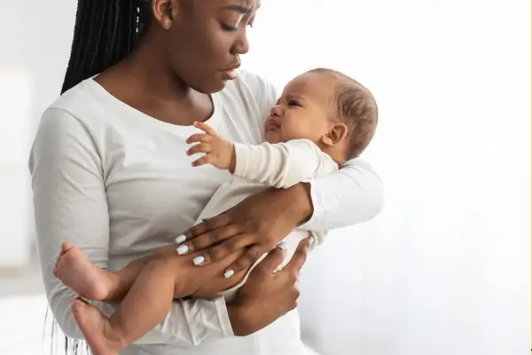 Descubra dicas naturais e seguras para aliviar cólicas, febre e resfriado em bebês. Cuide do seu pequeno com carinho e sem medicamentos!